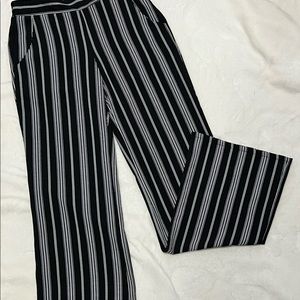 Black and white dress pants size extra-small